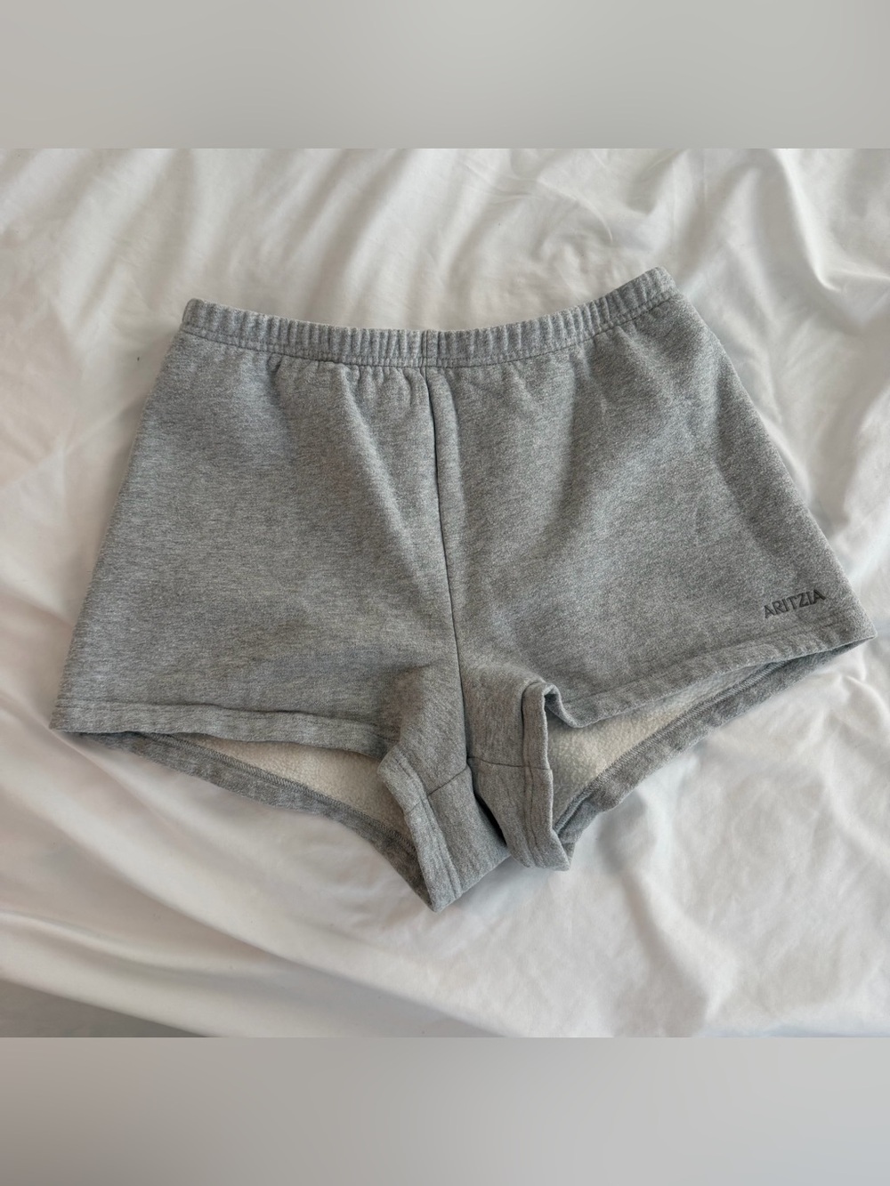 Aritzia Cozy Sweatfleece Perfect Hi-Rise Mini Short in Heather Chrome